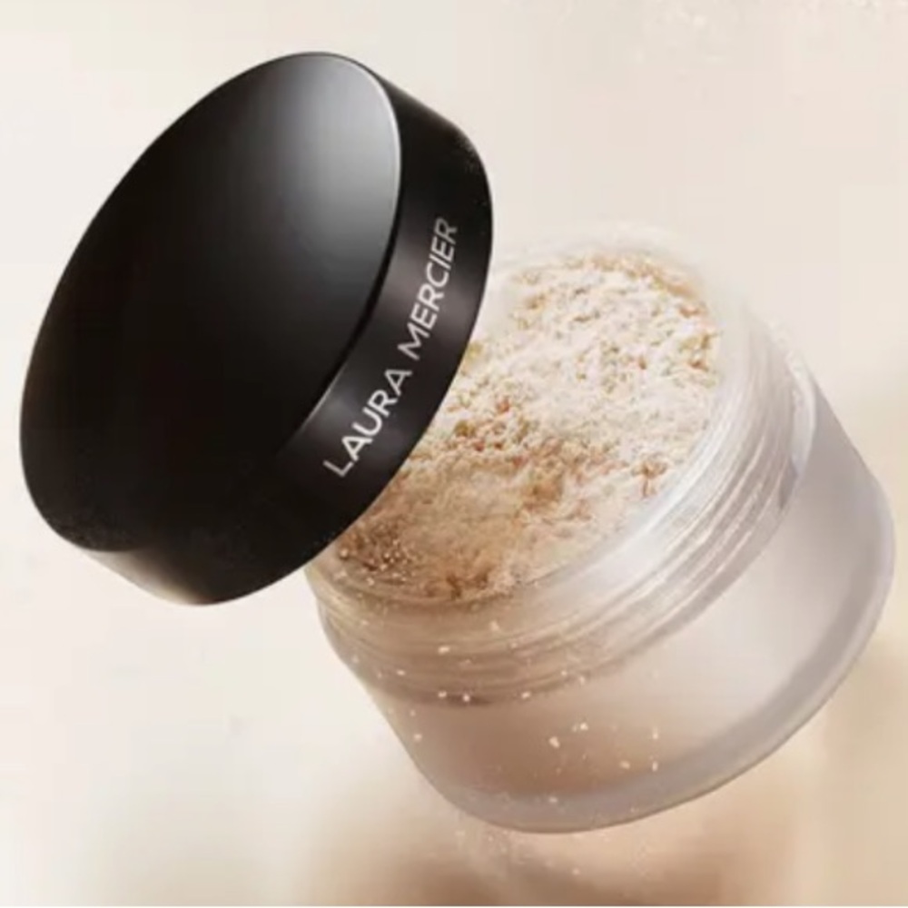Laura Mercier Translucent Setting Powder - Picture 6 of 12